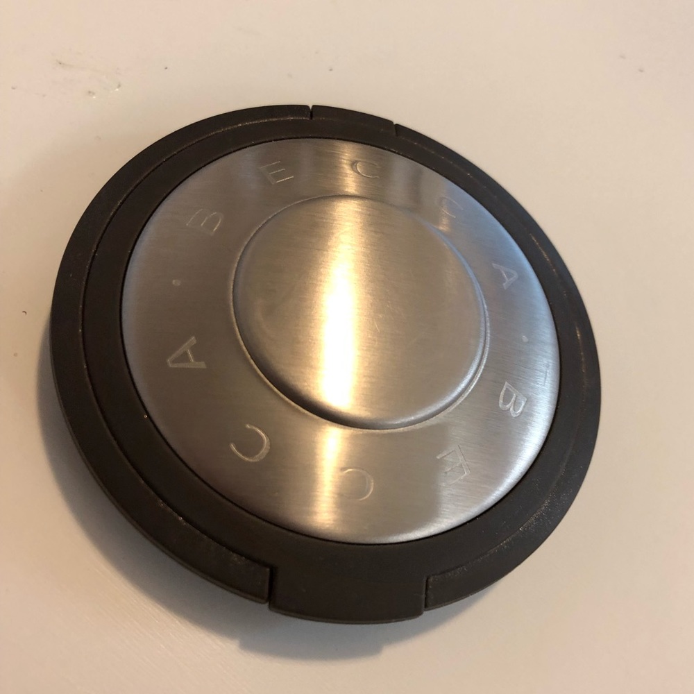 Becca Highlighter- Opal